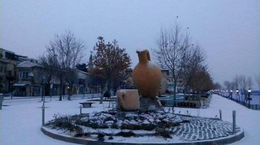 Avanos&rsquo;ta Kar Yağışı Etkili Oluyor