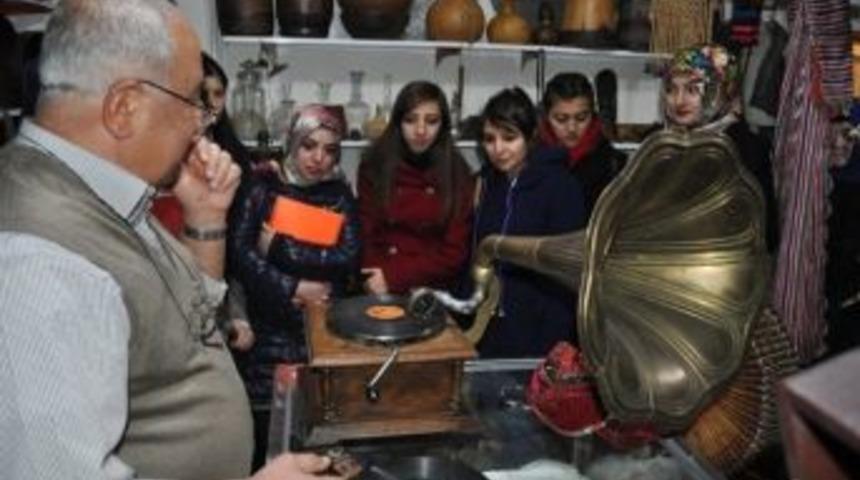Sungurlu Myo &Ouml;ğrencileri M&uuml;ze Evi Gezdi