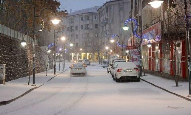 Aksaray’a Yılın İlk Karı Yağdı