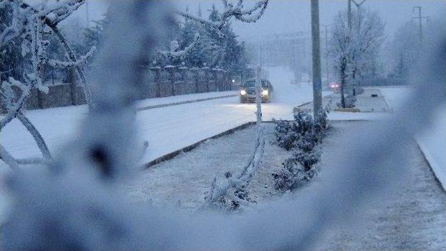 Aksaray’a Yılın İlk Karı Yağdı