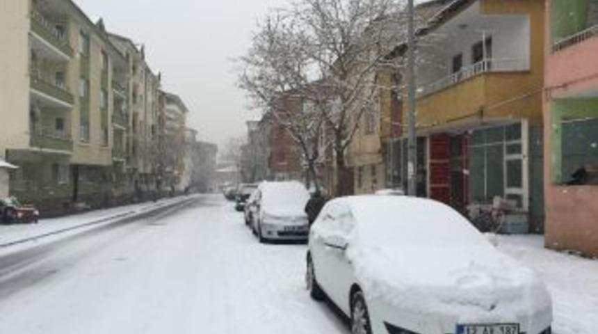 Bing&ouml;l&rsquo;e Yılın İlk Karı D&uuml;şt&uuml;