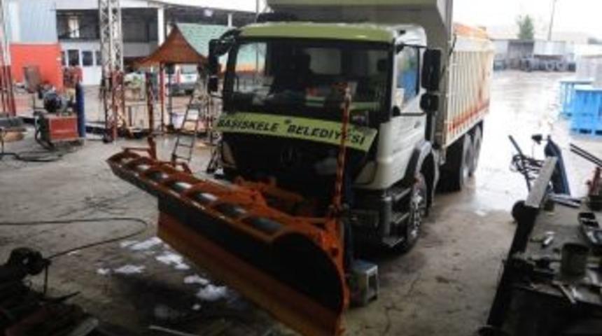 Karla M&uuml;cadele Timi Hazır