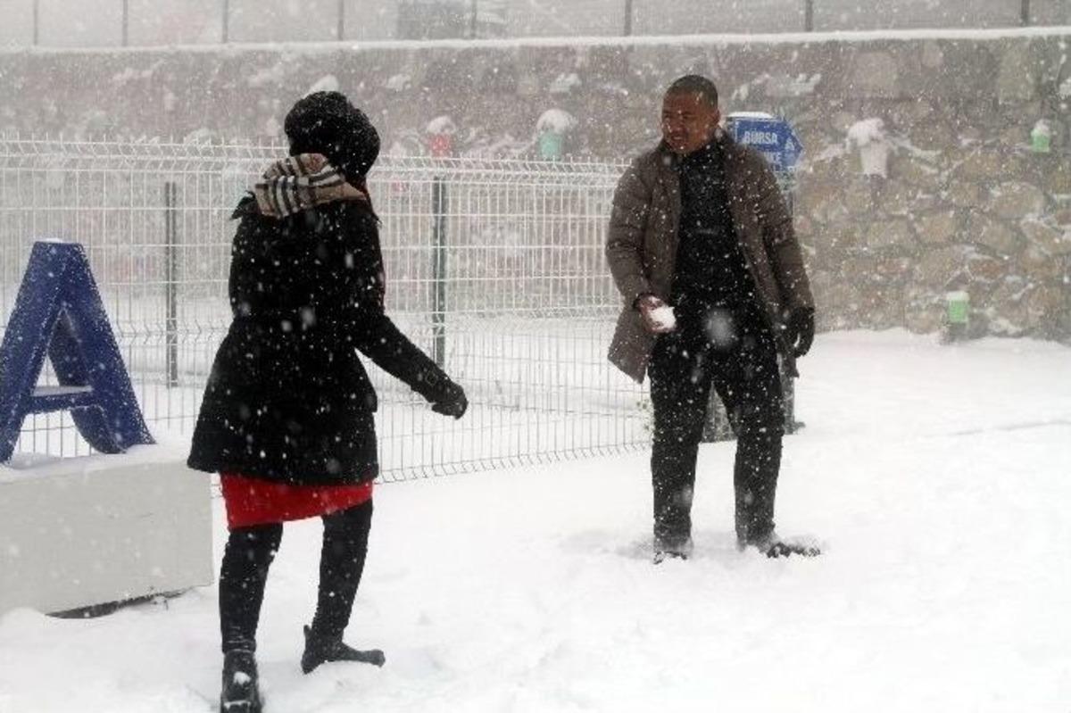 Tatilciler Uludağ&rsquo;a Gelmeye Başladı