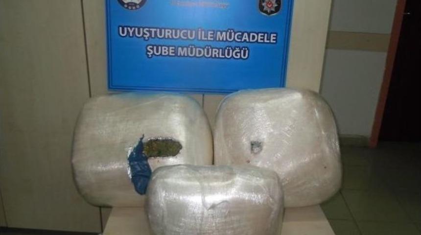 Beline Sarılı Uyuşturucu Ele Geçirildi