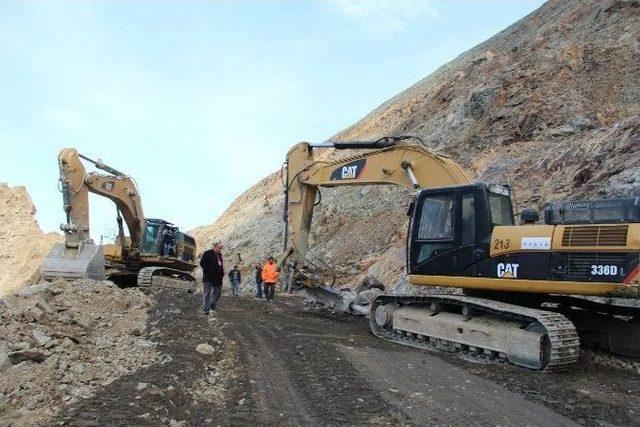 Oltu - Artvin Karayolu Trafiğe Açıldı