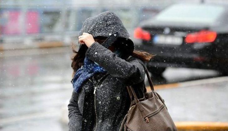 Taksim’de Kar Yağışı Başladı G3