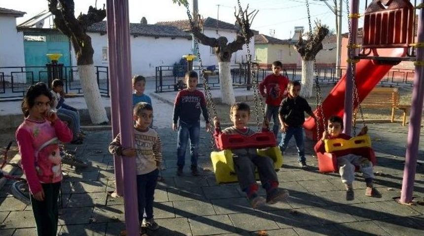 Turgutlu Belediyesi 2015&rsquo;te &Ccedil;ocukları Sevindirdi