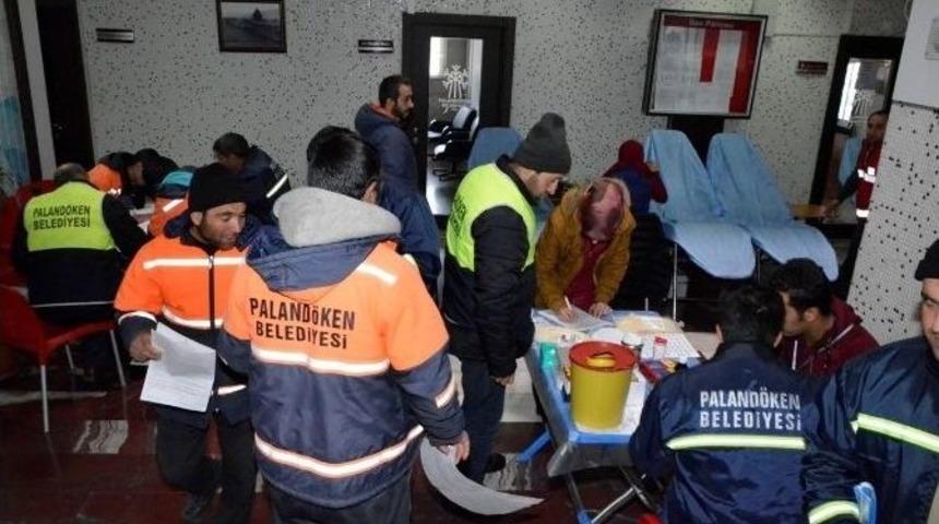 Paland&ouml;ken Belediye Personeli Kan Verdi