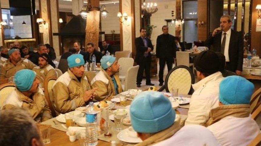 Başkan Demirkol, Temizlik İş&ccedil;ileriyle Kahvaltıda Buluştu