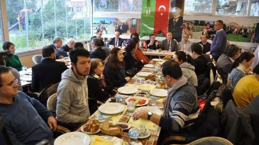 Tepebaşı Belediye Başkanı Ahmet Ata&ccedil;&rsquo;tan 2015 Yılı Değerlendirmesi