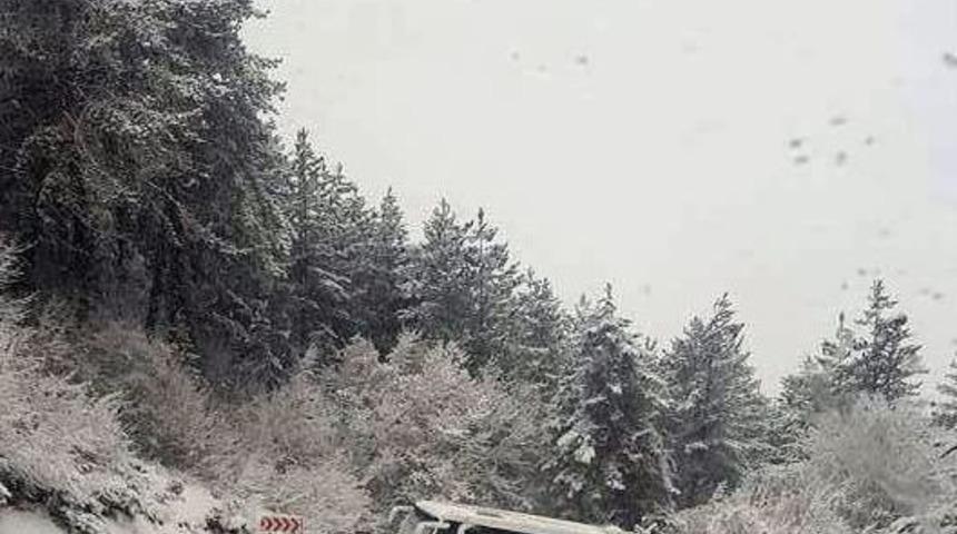 Kastamonu&rsquo;da Kara Saplanan 2 Otob&uuml;s Mahsur Kaldı