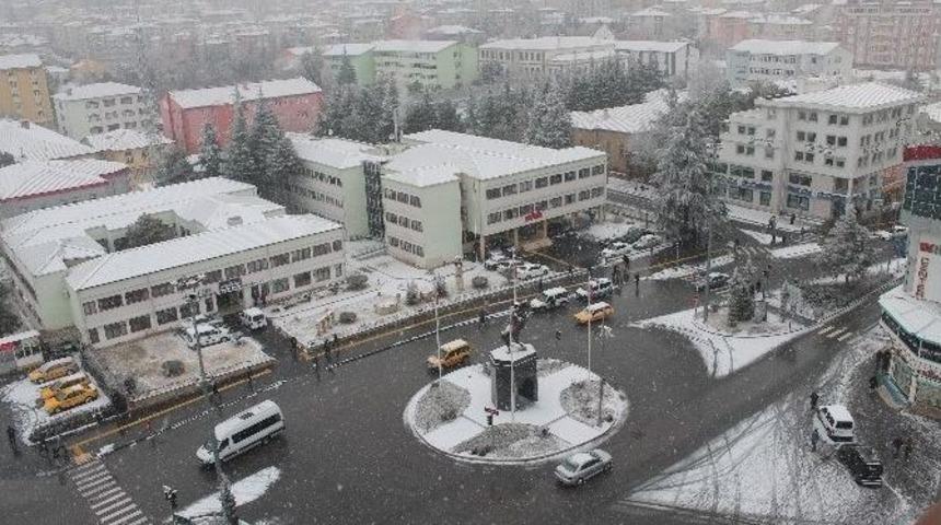 Niğde&rsquo;ye İlk Kar Yağdı
