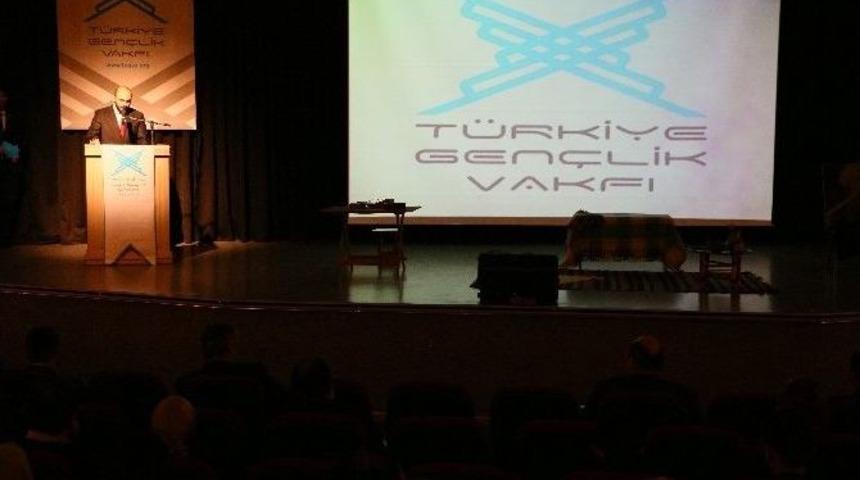 Gen&ccedil;lik Akif&rsquo;in İzinde