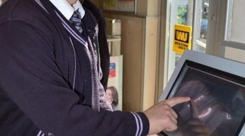 Sms Değil Kartpostal Attılar