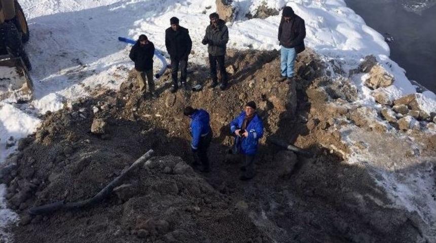 &Ccedil;aldıran&rsquo;da Donan Şebeke Hatları Yenilendi