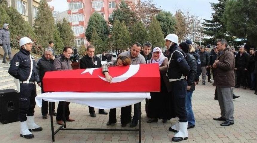 Kalp Krizi Sonucu &Ouml;len Polis Memuru İ&ccedil;in T&ouml;ren D&uuml;zenlendi