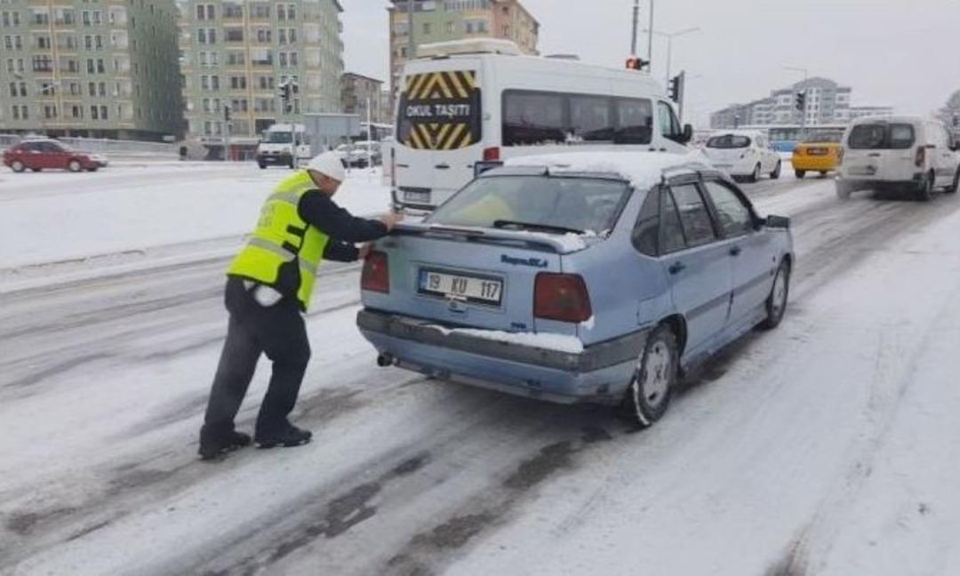 &Ccedil;orum&rsquo;a Yılın İlk Karı Yağdı
