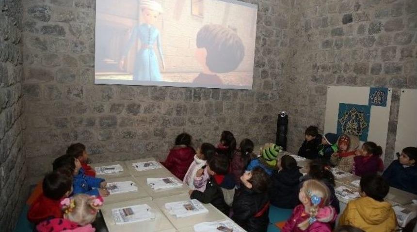 &Ccedil;ocuklar Atalarını Tanıyor