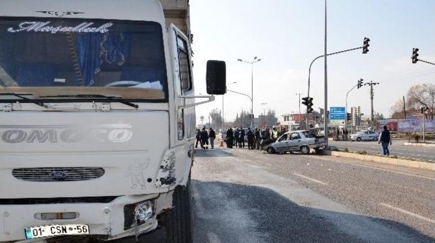 T&uuml;rkoğlu&rsquo;nda 3 Ara&ccedil; Kaza Yaptı: 3 Yaralı