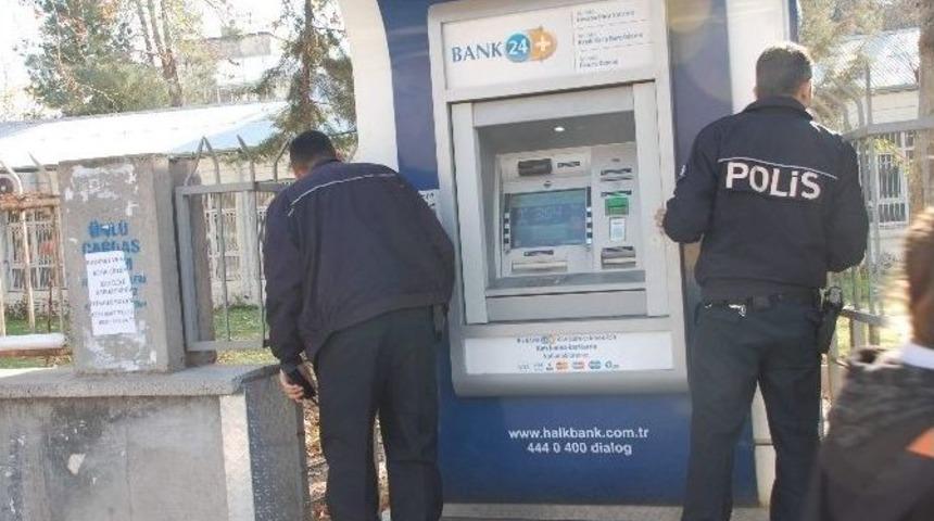 Atm&rsquo;nin &Ccedil;alan Alarmı Polisi Harekete Ge&ccedil;irdi
