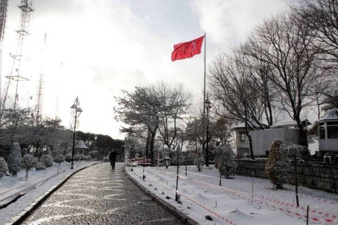 &Ccedil;amlıca Tepesi Beyaza B&uuml;r&uuml;nd&uuml;
