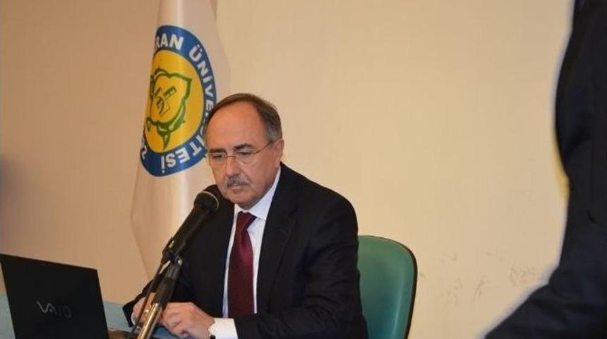 Eski Bakandan &rsquo;m&uuml;spet Hareket&rsquo; Konferansı