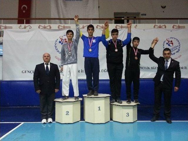 Taekwondo’da Yunusemre Belediyespor Farkı