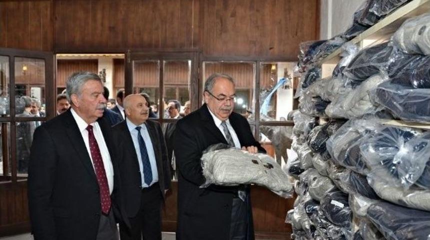 &Ouml;ğrenci Butiği T&ouml;renle Hizmete A&ccedil;ıldı