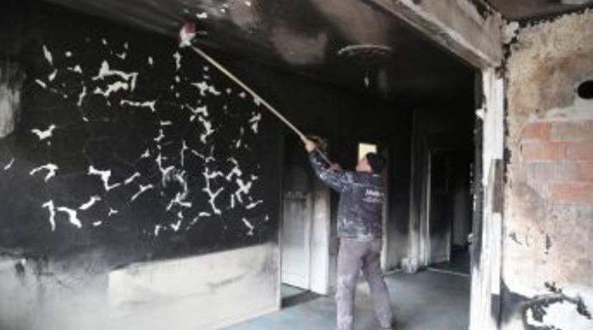 Evi Yanan Vatandaşa Başkan Yılmazer&rsquo;den Yardım Eli