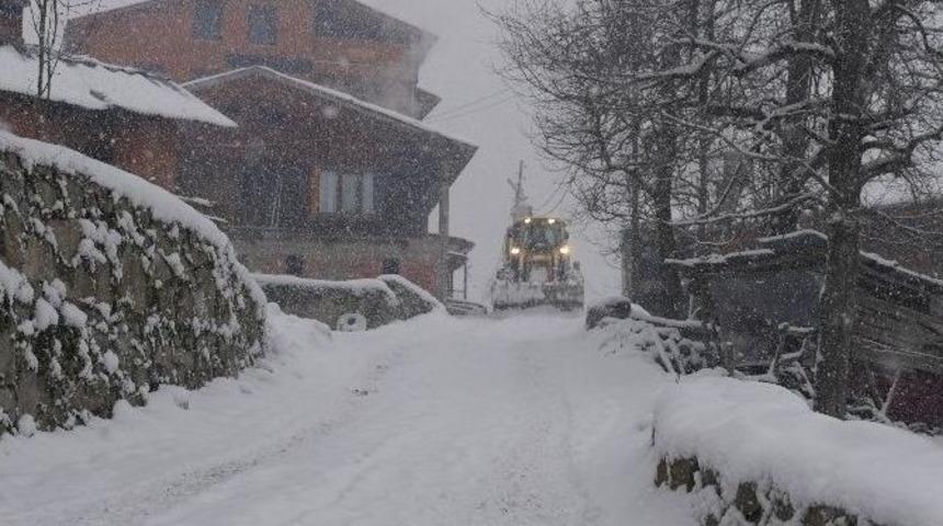 Trabzon&rsquo;da Y&uuml;ksek Kesimlerde Karla M&uuml;cadele &Ccedil;alışmaları Başladı