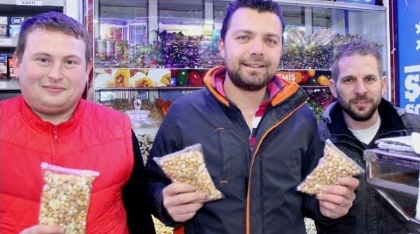 Esnaftan M&uuml;şterilere Yılbaşı S&uuml;rprizi