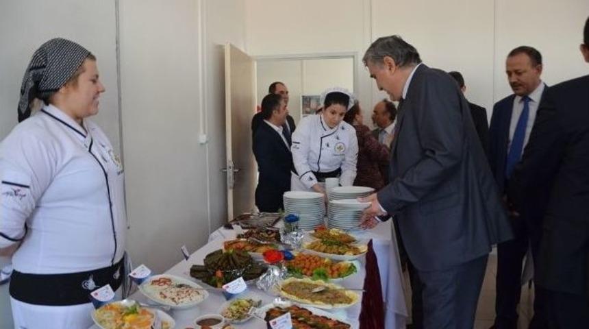 &Ouml;ğrenciler Final Sınavında Yemek Pişirdi