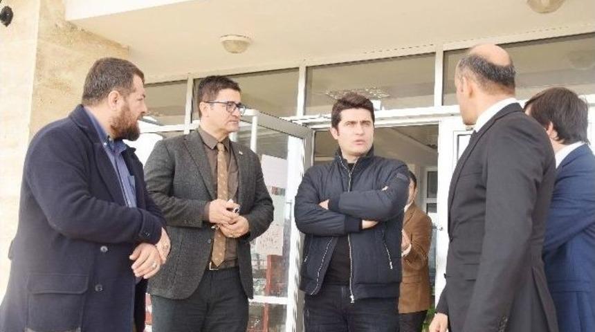 Yeni Neslin Yazarları Gen&ccedil;lerle Buluştu