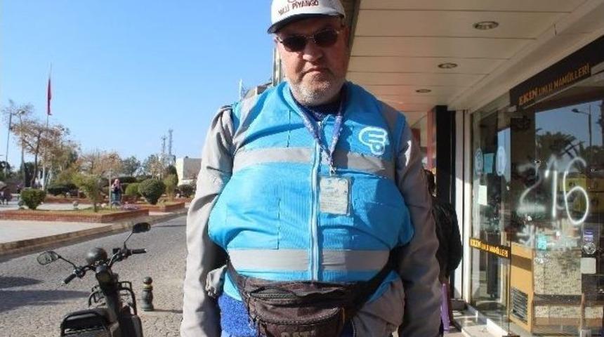 Biletçi Hüseyin Çekilişten Önce Güldü