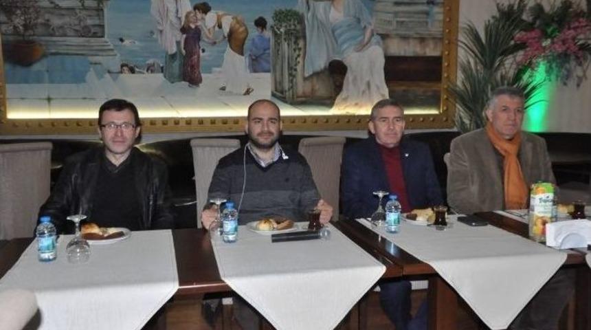 Sakarya&rsquo;da &ldquo;pırlanta Uzmanlık&rdquo; Kursuna Katılan Esnaflar Diplomalarını Aldı