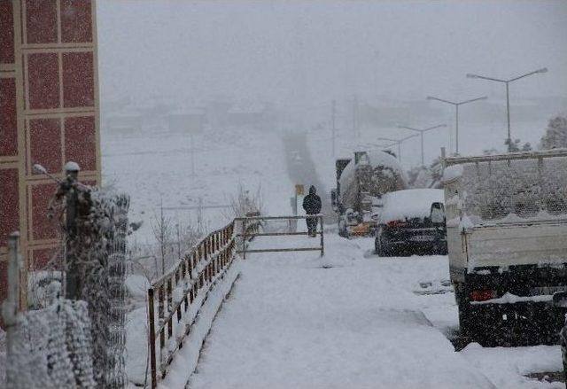 Diyarbakır’a Mevsimin İlk Karı Yağdı