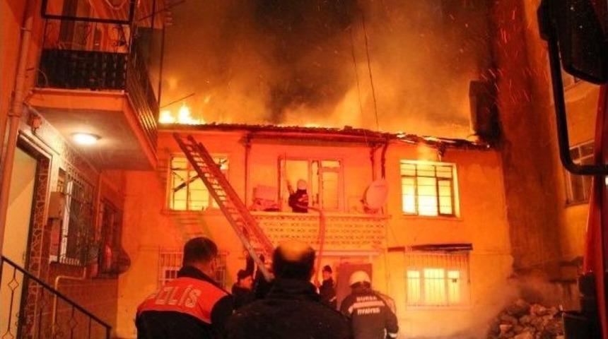 Bursa&rsquo;da Alevli Gece...