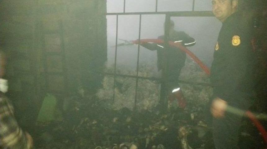 T&uuml;rkoğlu&rsquo;da Tekstil Fabrikasında Yangın