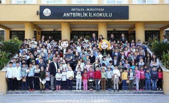 Ece-efe Öğrencilerle Zeytin Fidanı Dikti