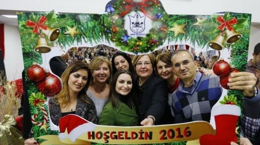 Konak&rsquo;ta Yeni Yılda &Ccedil;ifte Kutlama