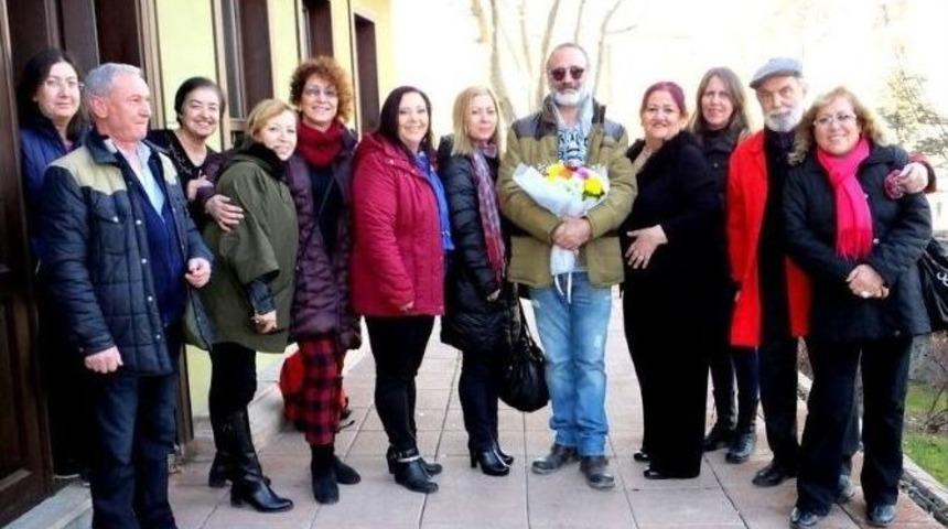 Eskişehirli Ressam Kursiyerler Yeni Yılı Öğretmeni İle Birlikte Kutladılar