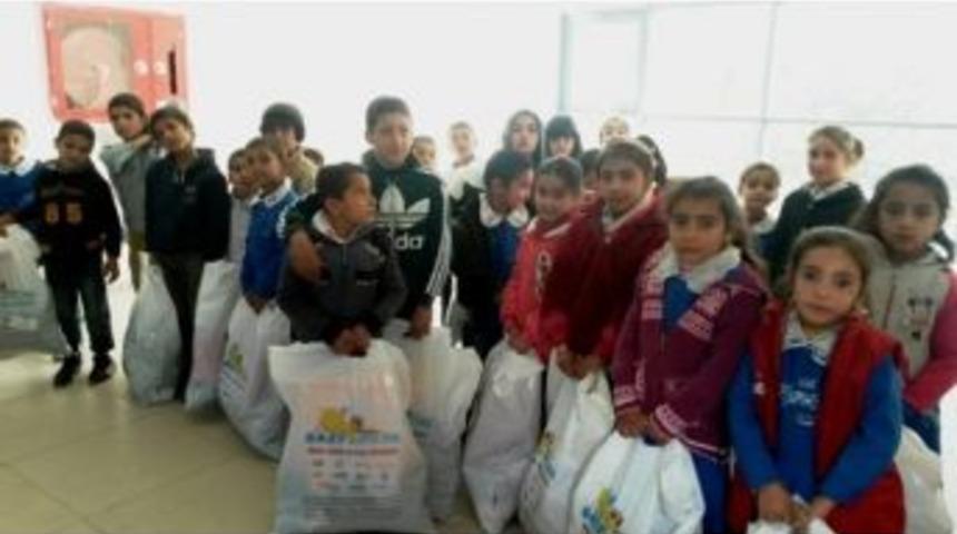 Hilvan&rsquo;da 412 &Ouml;ğrenciye Giyim Yardımı