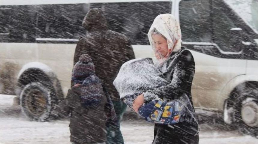 Y&uuml;ksekova&rsquo;da Kar Esareti