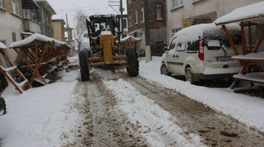 Belediye Kar Temizleme &Ccedil;alışmalarını Aralıksız S&uuml;rd&uuml;r&uuml;yor