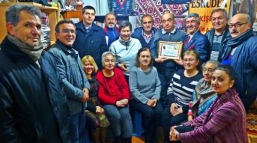 Esk&uuml;der&rsquo;den Anlamlı &Ouml;d&uuml;l T&ouml;reni