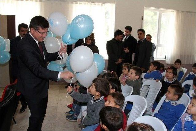 Merkezefendi Belediyesi’nden Köy Okuluna Yardım