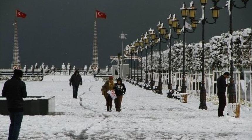 Kar Hayatı Fel&ccedil; Etti