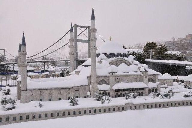 Miniatürk’ten Kar Manzaraları