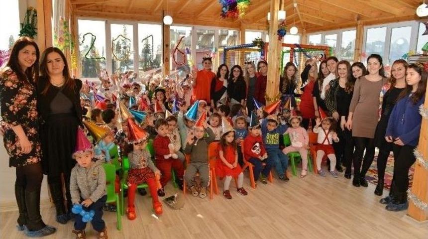 Konyaaltı Belediyesi Kreşi Yeni Yıla &lsquo;merhaba&rsquo; Dedi