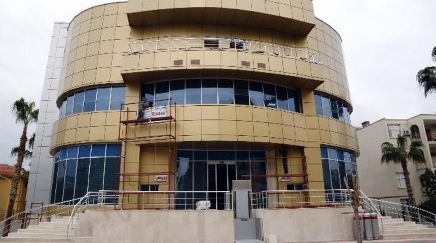 Erdemli Belediyesi&rsquo;ne &rsquo;yılın Belediyesi &Ouml;d&uuml;l&uuml;&rsquo;